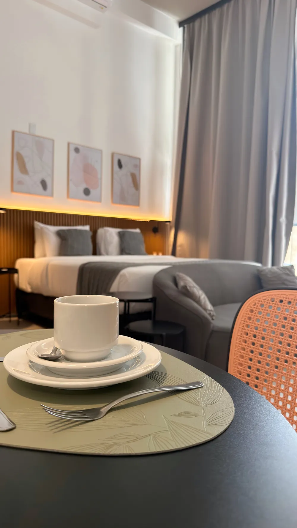 Studio do Heritage X, com cama king, estar e cozinha equipada