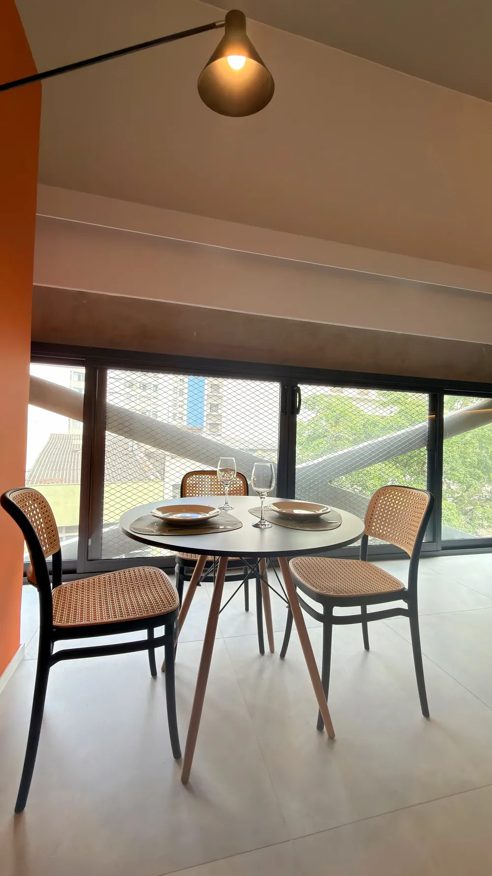 Studio do Heritage X, com cama king, estar e cozinha equipada